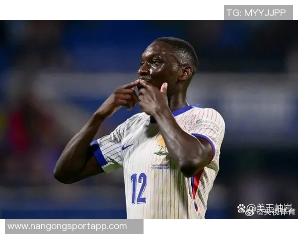 登贝莱今日正常参加训练状态良好未见不适迹象