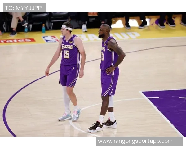 湖人管理层重申里夫斯重要性不会让场均28分球员打替补