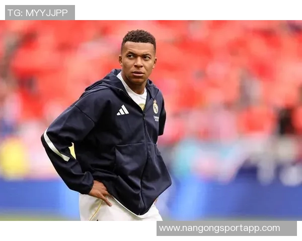 姆巴佩缺席FIFA投票引发关注德尚代为投票背后有何深意