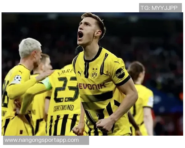 多特蒙德发布新海报展示施洛特贝克阿德耶米与格里马尔多精彩瞬间